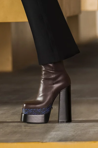 Look 32
